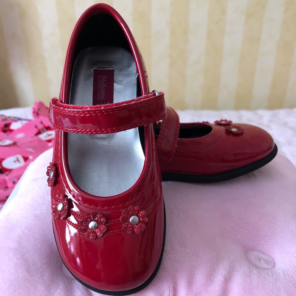 Beautiful Red Shoes for the Holidays